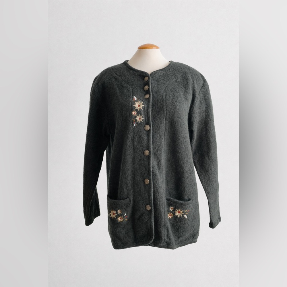 VINTAGE - Floral Embroidered Wool Blend Cardigan | Nordic Style - Picture 2 of 9